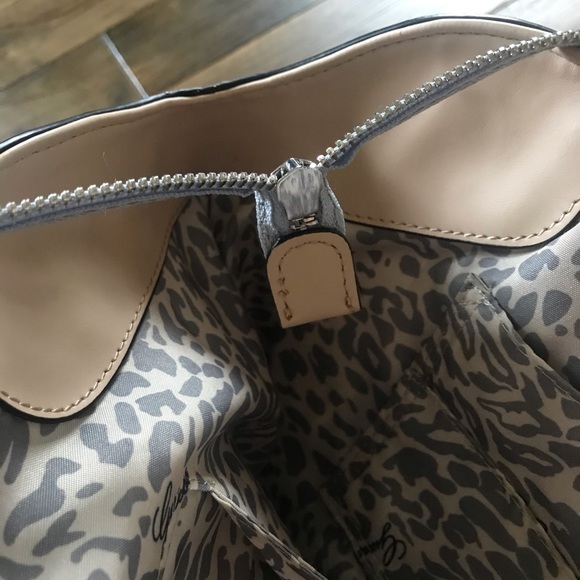 Blue/Tan vegan handbag from Guess - Picture 7 of 10